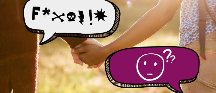 Två personer håller händerna och två pratbubblor syns.