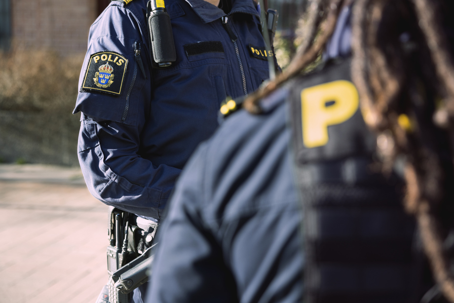 Två poliser. Foto: Johnér